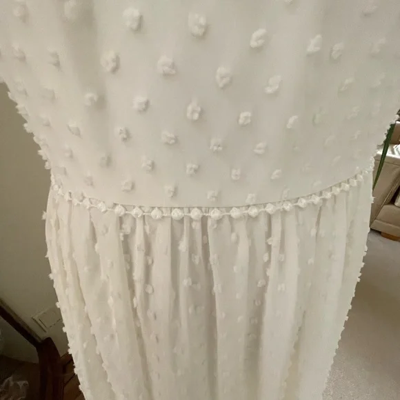 Elegant Ivory Wedding Dress - Picture 10 of 14